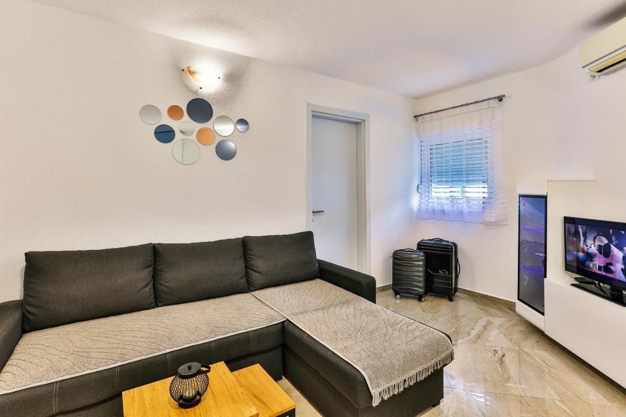 Zara Apartment